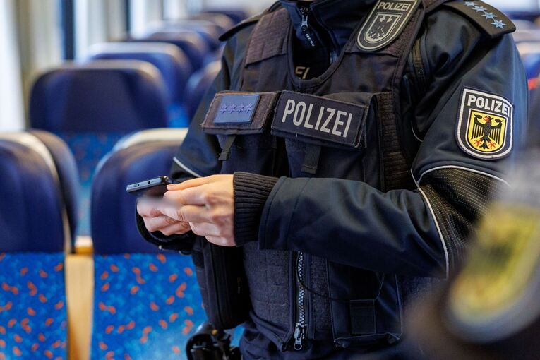 Bundespolizei kontrolliert deutsch-tschechische Grenze Bundespolizei kontrolliert deutsch-tschechische Grenze