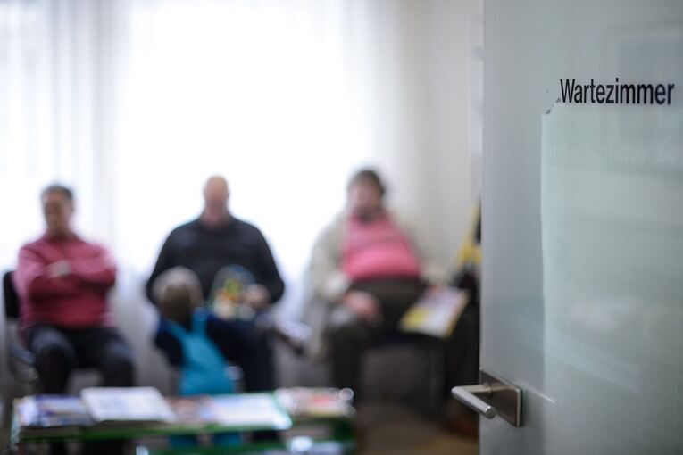 Ein volles Wartezimmer Ein volles Wartezimmer