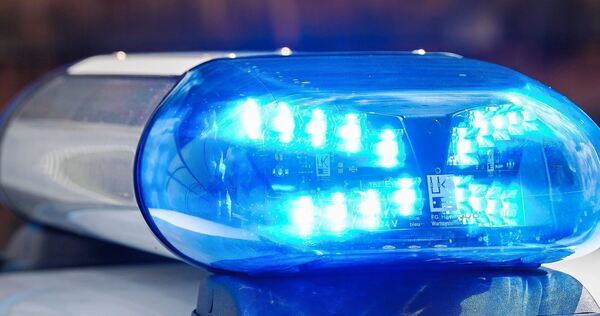 Bei Unfallflucht tritt die Polizei auf den Plan.