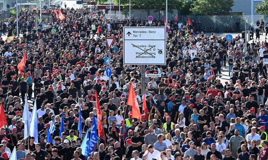 Protest-Kundgebungen bei Mercedes-Benz in Sindelfingen Protest-Kundgebungen bei Mercedes-Benz in Sindelfingen