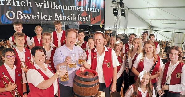 Zum Festauftakt in Oßweil begrüßte MVO-Vorsitzender Uwe Appel Oberbürgermeister Matthias Knecht.
