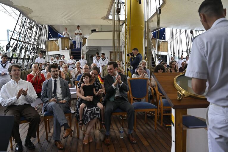 Einbürgerungszeremonie auf der Gorch Fock Einbürgerungszeremonie auf der Gorch Fock