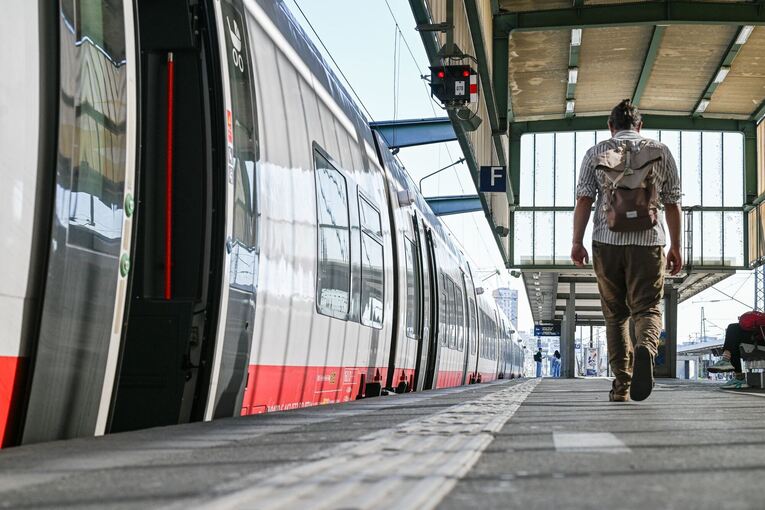 Nach dem bundesweiten Ausfall bei der Deutschen Bahn - Stuttgart