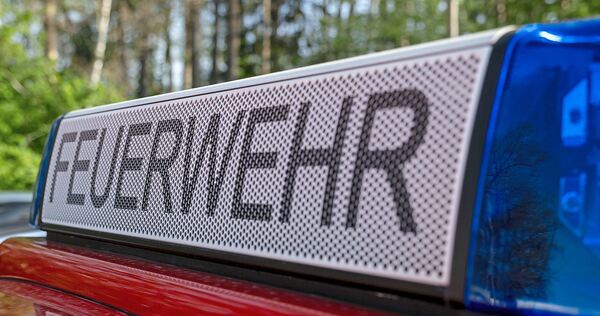 Die Feuerwehr konnte das Feuer löschen. Die Feuerwehr konnte das Feuer löschen.