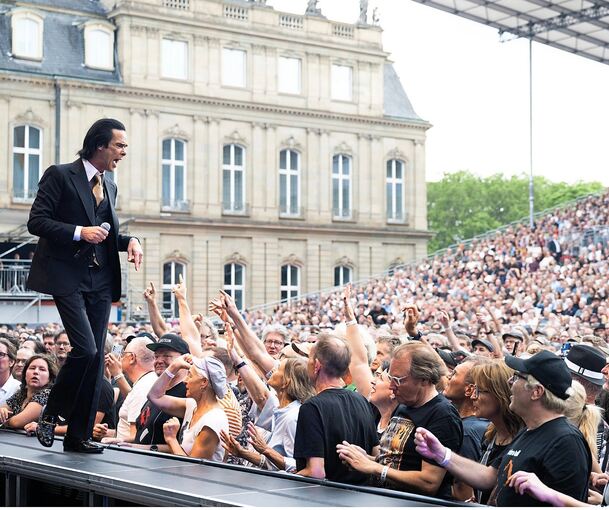 Auf sinistre Art authentisch: Nick Cave bei seinem denkwürdigen Auftritt bei den Jazz Open.