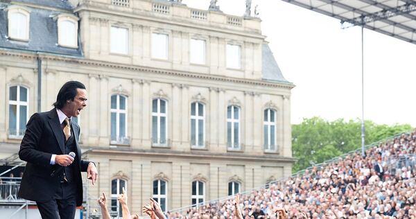 Auf sinistre Art authentisch: Nick Cave bei seinem denkwürdigen Auftritt bei den Jazz Open. Auf sinistre Art authentisch: Nick Cave bei seinem denkwürdigen Auftritt bei den Jazz Open.