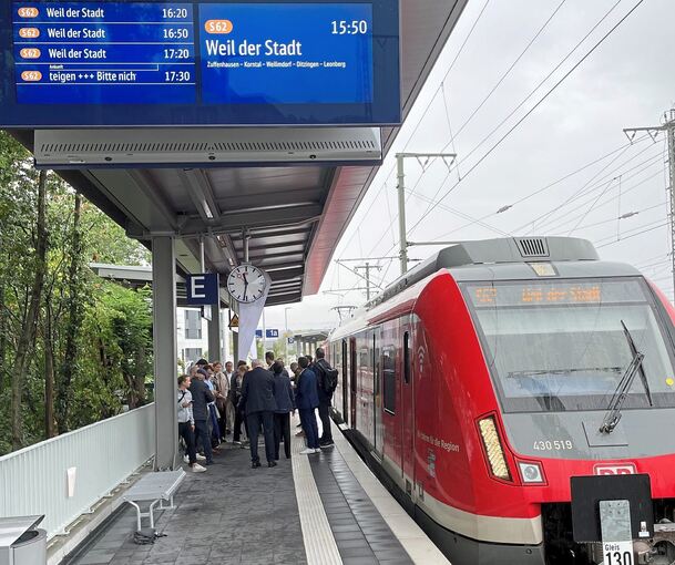 Anfang September 2025 wurde der Bahnsteig 1a in Feuerbach eingeweiht, seitdem ist er Start und Ziel der Linie S62.