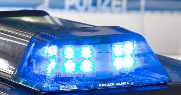 Polizei - Symbolbild Polizei - Symbolbild