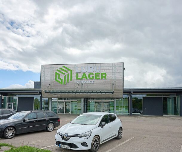 Kaum zu übersehen: Lubu Lager in Pflugfelden.
