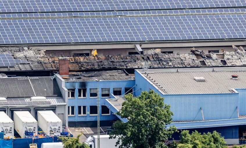 Nach dem Großbrand am Stuttgarter Großmarkt Nach dem Großbrand am Stuttgarter Großmarkt