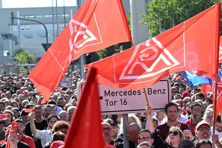 Protest-Kundgebungen bei Mercedes-Benz Sindelfingen Protest-Kundgebungen bei Mercedes-Benz Sindelfingen