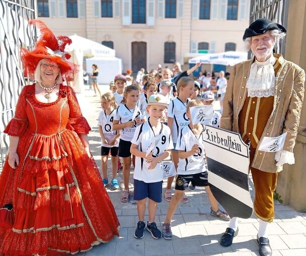 Der traditionelle Einzug der Ganerben gehört genauso zum Fest wie die Party-Stimmung am Abend. Der traditionelle Einzug der Ganerben gehört genauso zum Fest wie die Party-Stimmung am Abend.
