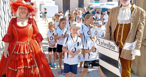 Der traditionelle Einzug der Ganerben gehört genauso zum Fest wie die Party-Stimmung am Abend.