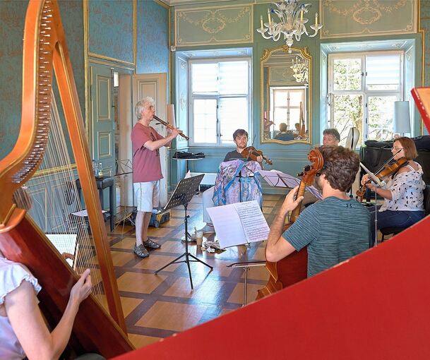 Geist der Improvisation: Giovanni Antonini und sein Ensemble „Il Giardino Armonico“ proben im Palais Grävenitz.