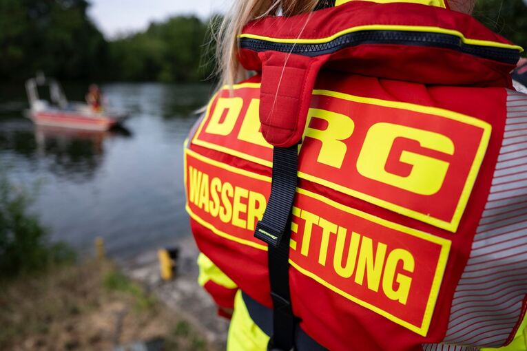 DLRG-Übung in Baden-Württemberg DLRG-Übung in Baden-Württemberg
