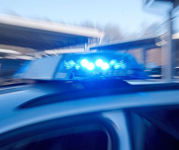 Die Polizei sucht Zeugen. Die Polizei sucht Zeugen.