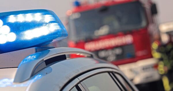 Rauch-ber-Affalterbach-Defekter-Lininenbus-l-st-Feuerwehreinsatz-aus