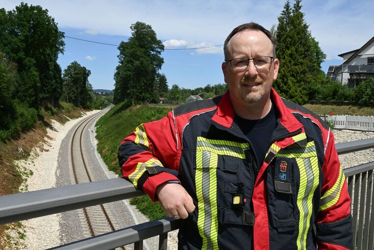 Feuerwehrmänner nach Einsatz Zugunglück Riedlingen Feuerwehrmänner nach Einsatz Zugunglück Riedlingen