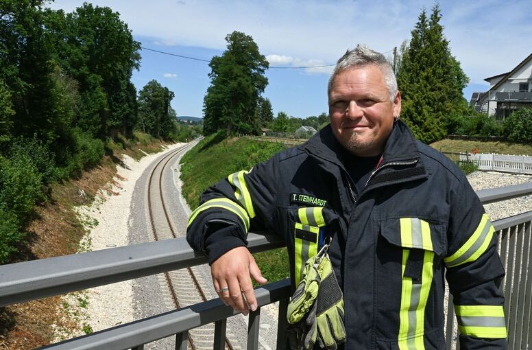 Feuerwehrmänner nach Einsatz Zugunglück Riedlingen Feuerwehrmänner nach Einsatz Zugunglück Riedlingen