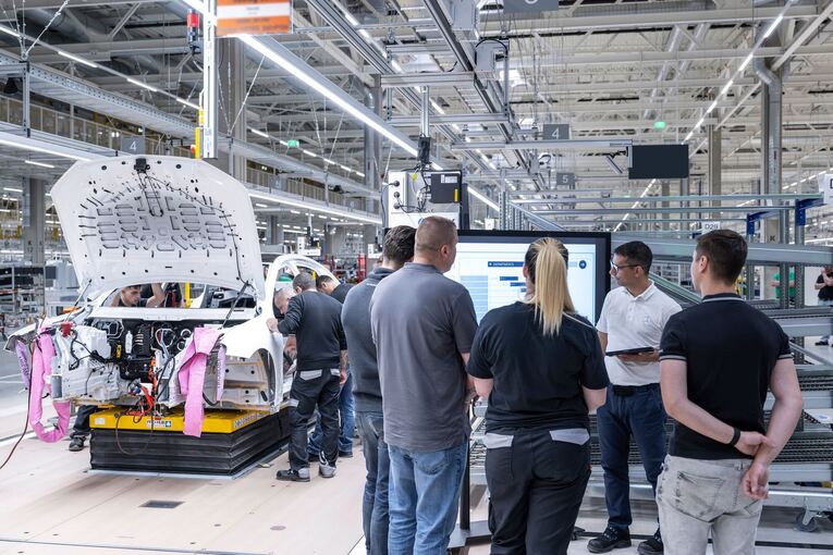 Eröffnung der Erweiterung des Mercedes-Benz-Werks Kecskemet Eröffnung der Erweiterung des Mercedes-Benz-Werks Kecskemet