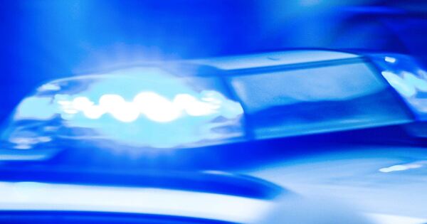 Unknown person damages car in Ditzingen and flees