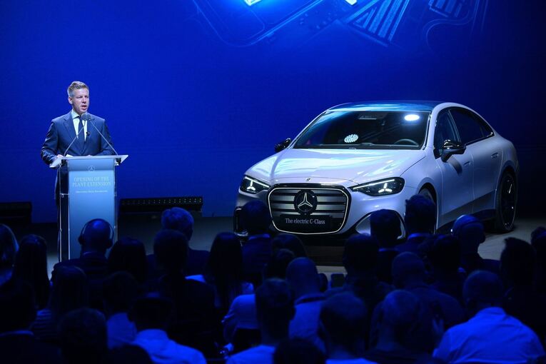 Eröffnung der Erweiterung des Mercedes-Benz-Werks Kecskemet Eröffnung der Erweiterung des Mercedes-Benz-Werks Kecskemet