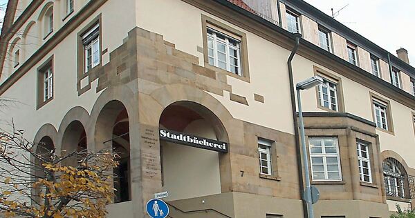 Die Stadtbücherei Marbach hat aktuell mit Budgetkürzungen zu kämpfen.
