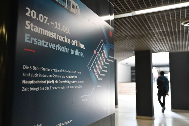 Vor Sperrung S-Bahn-Stammstrecke in Stuttgart Vor Sperrung S-Bahn-Stammstrecke in Stuttgart