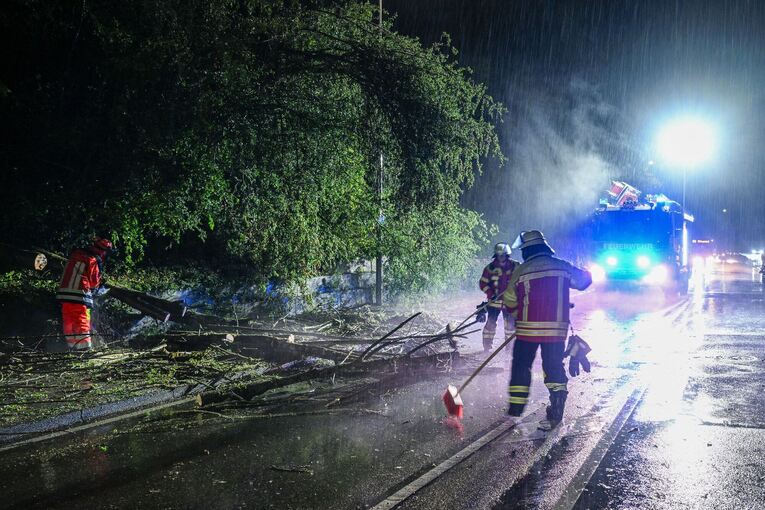 Eine Unwetterzelle trifft den Ostalbkreis Eine Unwetterzelle trifft den Ostalbkreis
