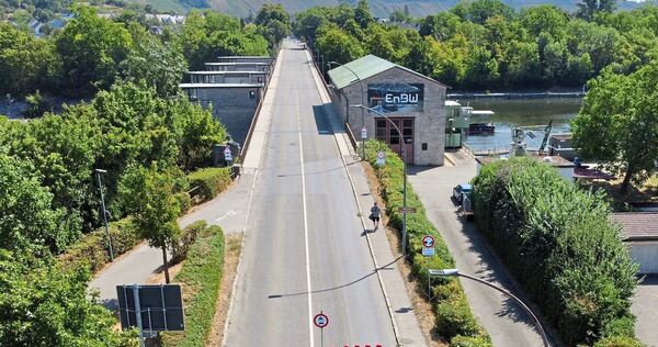 Im Fokus: Die Sperrung der Neckarbrücke und ihre Auswirkungen.