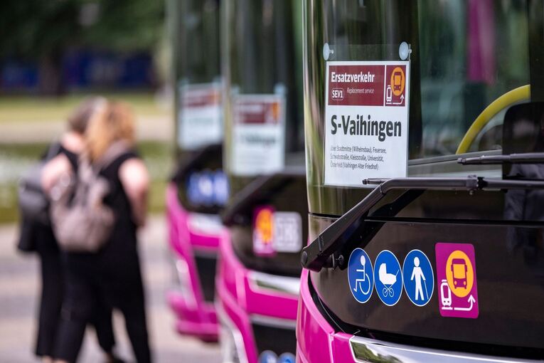 Bahn stellt Pläne für Schienenersatzverkehr vor Bahn stellt Pläne für Schienenersatzverkehr vor