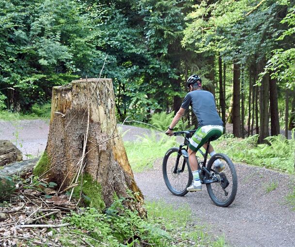 Ein Fahhradfahrer stürzte in Markgröningen nach einem Zusammenstoß mit einem Motorradfahrer. Ein Fahhradfahrer stürzte in Markgröningen nach einem Zusammenstoß mit einem Motorradfahrer.