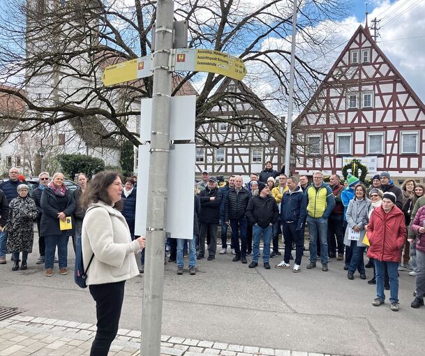 Die historische Stadtführung durch Rielingshausen beleucht spannende Einblicke in die Geschichte des Stadtteils und wird mit gro Die historische Stadtführung durch Rielingshausen beleucht spannende Einblicke in die Geschichte des Stadtteils und wird mit großem Interesse besucht.