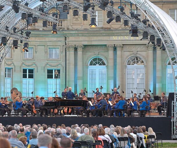 Am dritten Abend hatte sich das Wetter wieder richtig gefangen: Das Monrepos Open Air 2026 war nasser als die letzten Jahre – künstlerisch stimmte es.