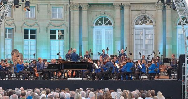 Am dritten Abend hatte sich das Wetter wieder richtig gefangen: Das Monrepos Open Air 2026 war nasser als die letzten Jahre – künstlerisch stimmte es.