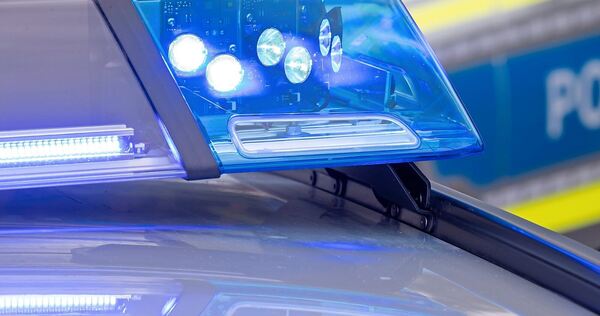 Die Polizei sucht Zeugen. Die Polizei sucht Zeugen.