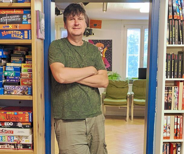 Björn Hens ist ein Urgestein im Freiberger Jugendhaus. Damit es dort wegen Sprachproblemen nicht zu Missverständnissen kommt, achtet er darauf, dass vorwiegend Deutsch gesprochen wird.