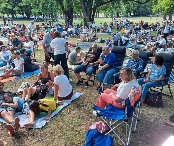 Entspannte Stimmung beim Picknick. Entspannte Stimmung beim Picknick.