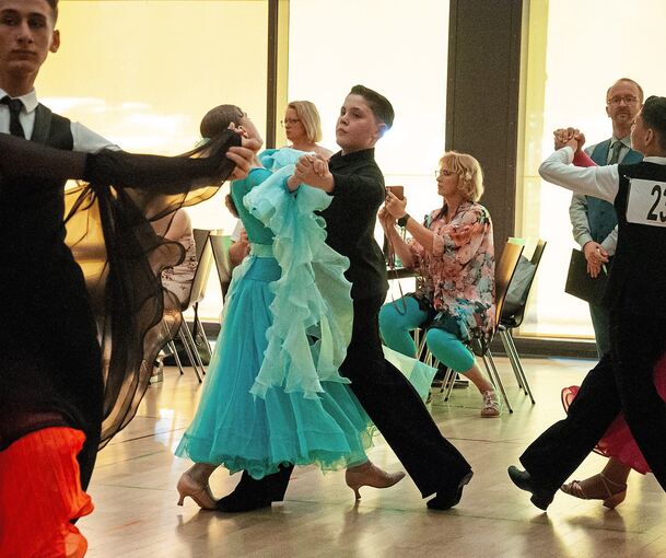Luis Miguel Abin Espinosa & Lara Maria Mandel (TSC Residenz Ludwigsburg), Gewinner Junioren I C Standard