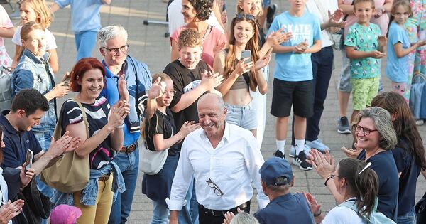 Überraschung in Bönnigheim: Klang-Flashmob zum Abschied von Musikdirektor ...
