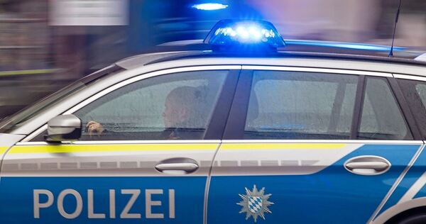 Die Polizei sucht Zeugen zu dem Vorfall.