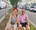 Nach dem ersten Lindenstraßenfest folgt das nächste Projekt: Sabine Deutscher und Dschingis Can wollen den Mittelstreifen im wah Nach dem ersten Lindenstraßenfest folgt das nächste Projekt: Sabine Deutscher und Dschingis Can wollen den Mittelstreifen im wahrsten Sinne des Wortes besetzen.