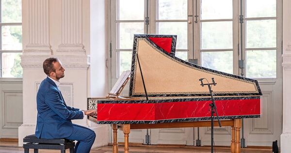 Ein „Clavier-Recital“ von Weltformat: Alxander von Heißen im Schloss Favorite.