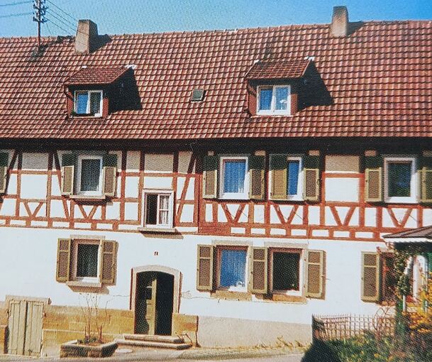 Das alte Löchgauer Schulhaus von 1682 wurde 1852 durch diesen Neubau am Kirchplatz ersetzt.