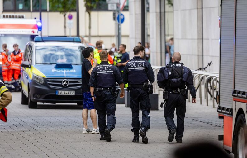 Polizeieinsatz in Stuttgarter Einkaufszentrum Polizeieinsatz in Stuttgarter Einkaufszentrum