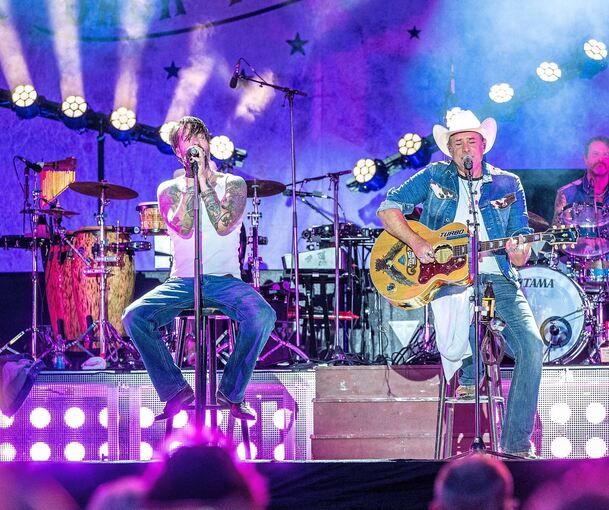 Ode an den American Way of Life: The BossHoss bei ihrem Auftritt im Schlosshof.