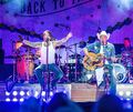Ode an den American Way of Life: The BossHoss bei ihrem Auftritt im Schlosshof. Ode an den American Way of Life: The BossHoss bei ihrem Auftritt im Schlosshof.