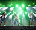 Gute Laune im Reggaetakt: Johnny Strange (links) und Don Cali mit Tänzerinnen. Gute Laune im Reggaetakt: Johnny Strange (links) und Don Cali mit Tänzerinnen.