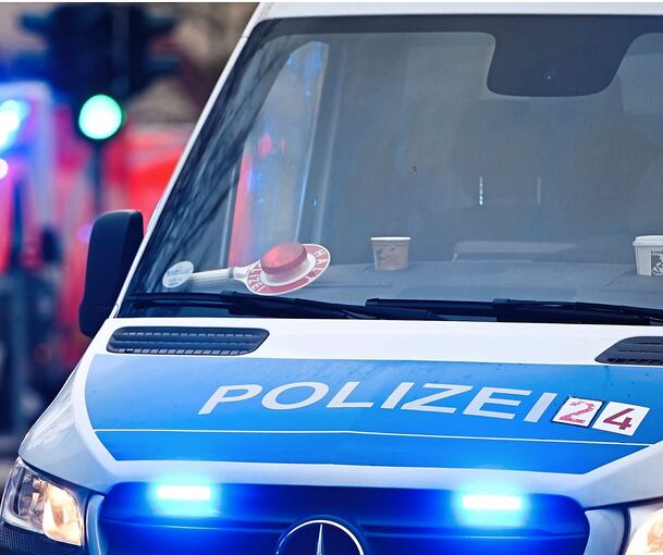 Das Polizeirevier Ditzingen sucht Zeugen des Unfalls mit der Stadtbahn.
