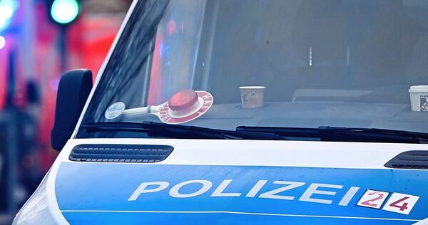 Das Polizeirevier Ditzingen sucht Zeugen des Unfalls mit der Stadtbahn.
